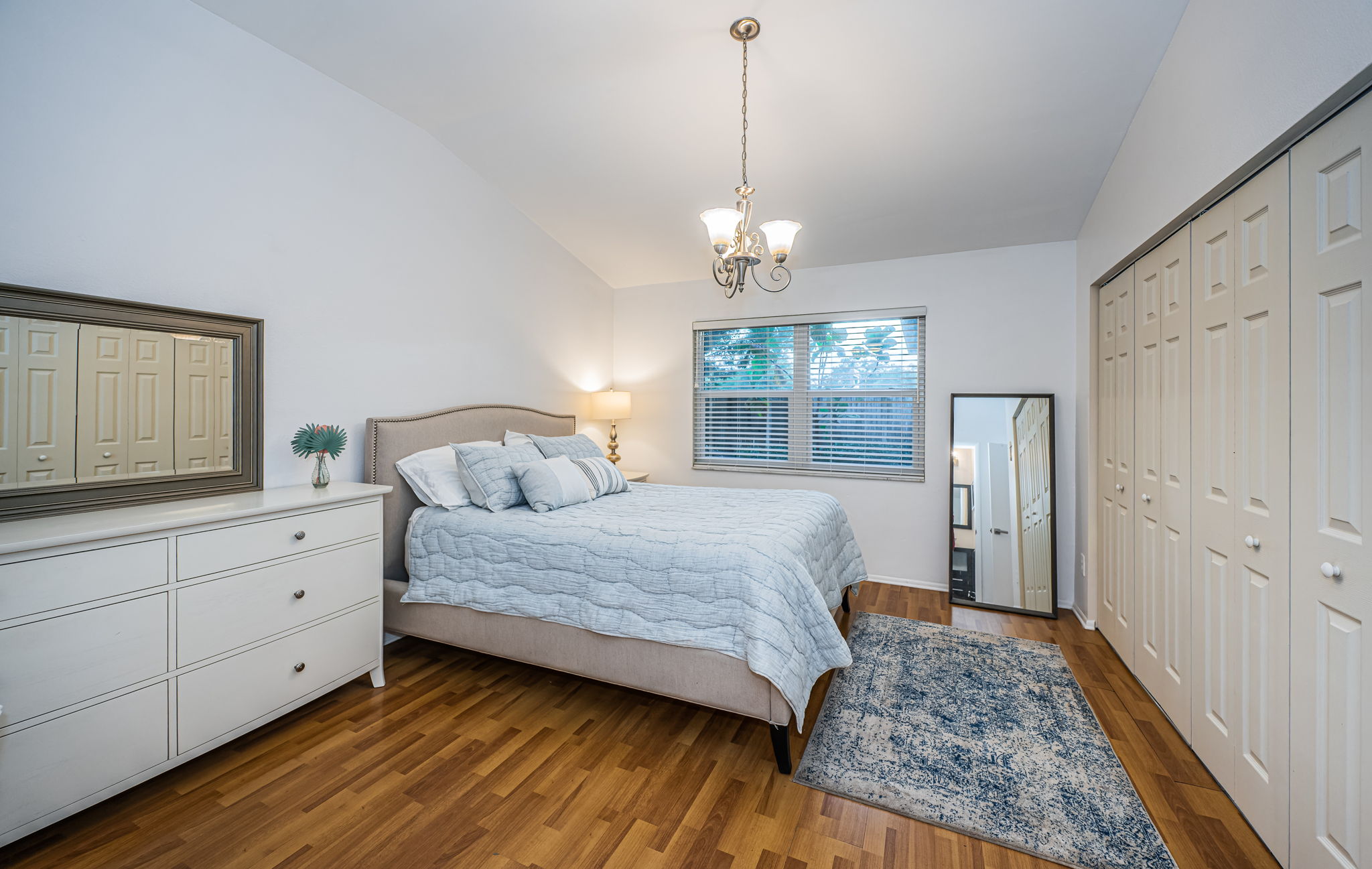 Primary Bedroom1a