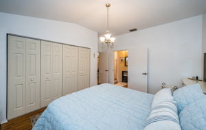 Primary Bedroom1c