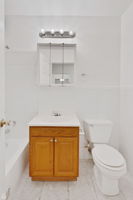 Bath in very good condition, white bright