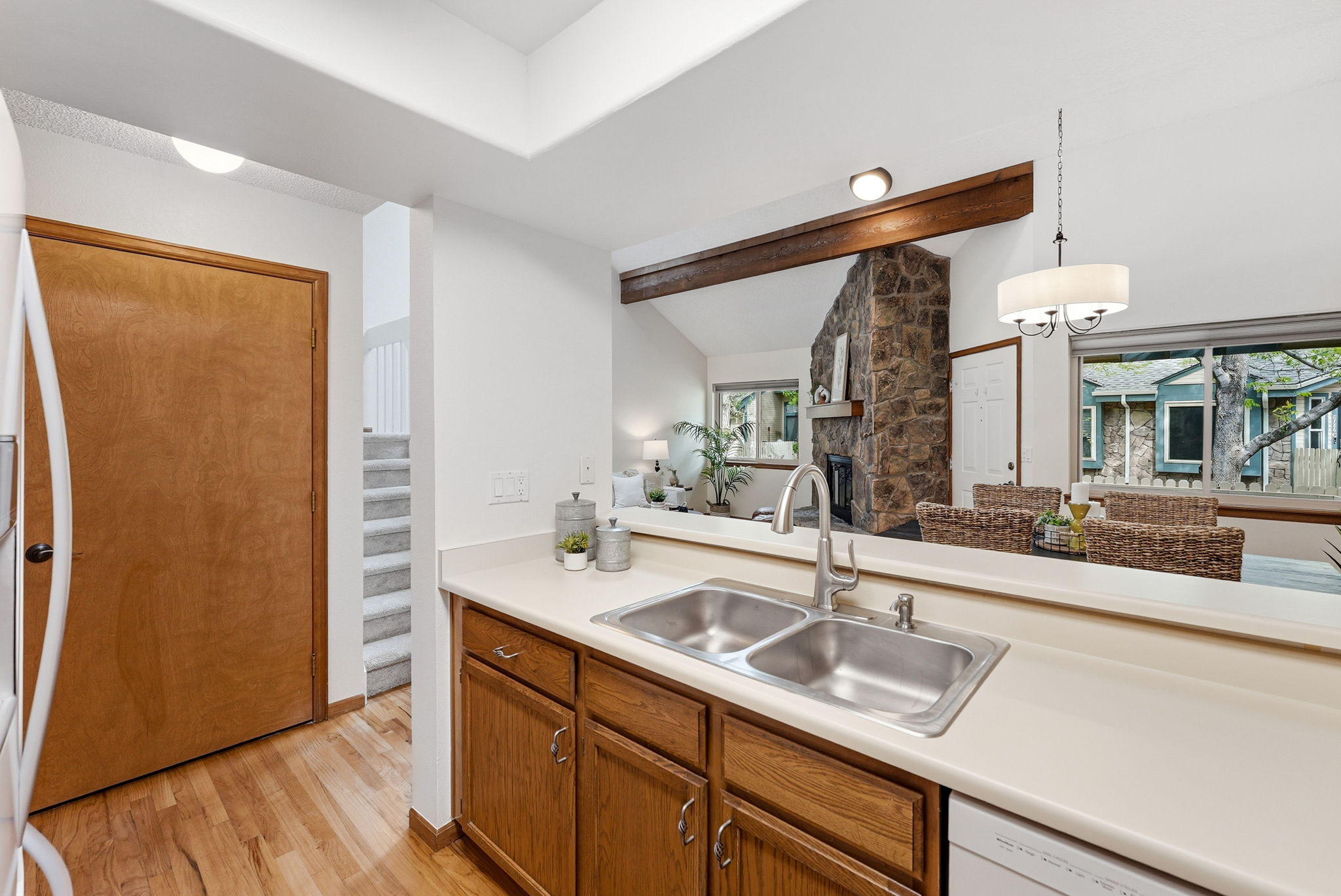 Kitchen with Bar Seating (All Kitchen Appliances Included), Real Hardwood Floors and New Paint
