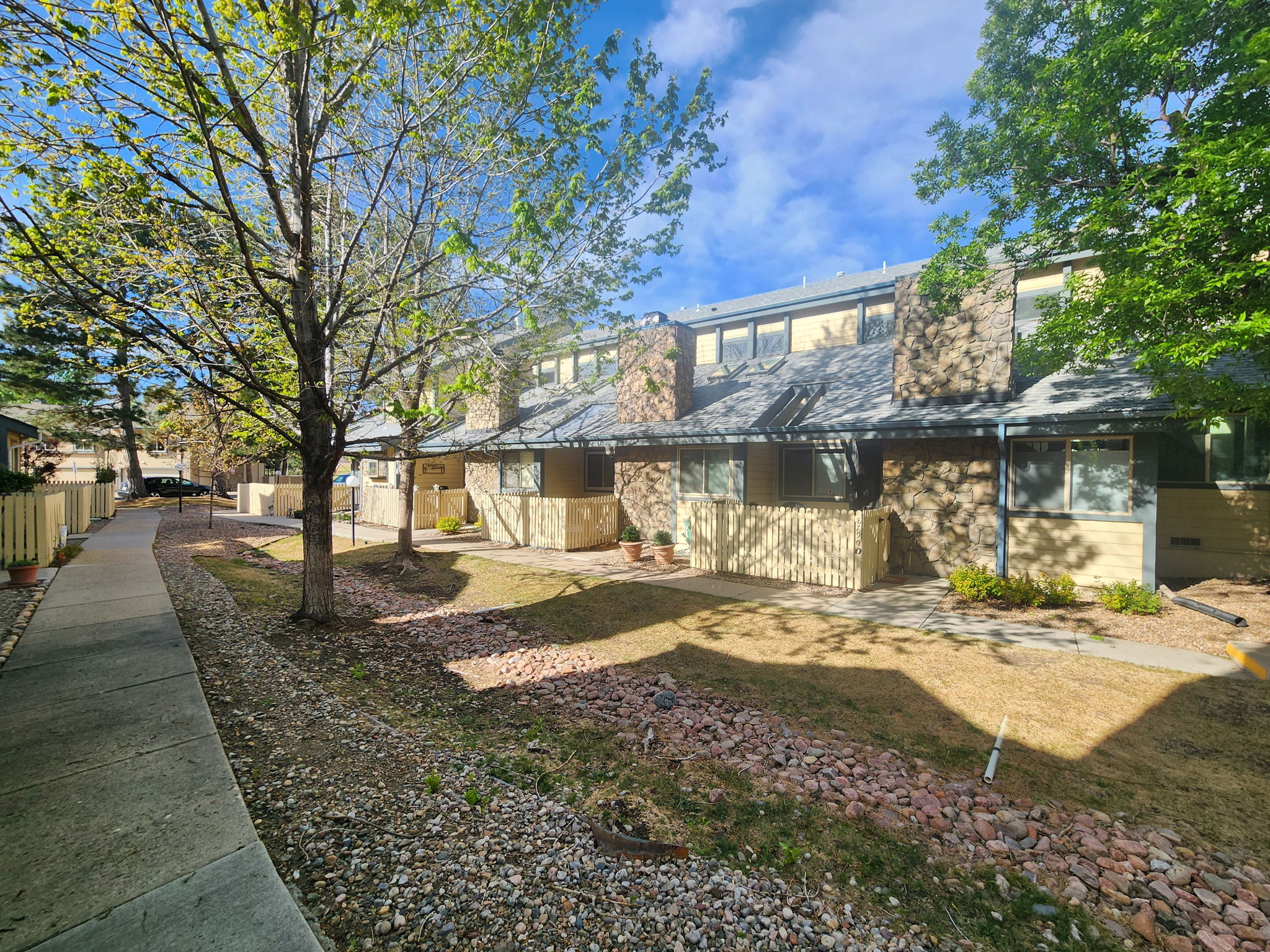 Building with Fenced Patios in Beautiful Courtyard