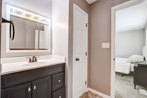 Surrey Dr-022