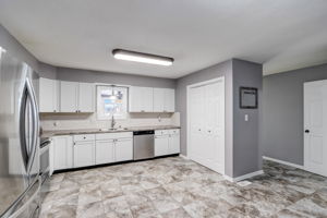 Surrey Dr-015