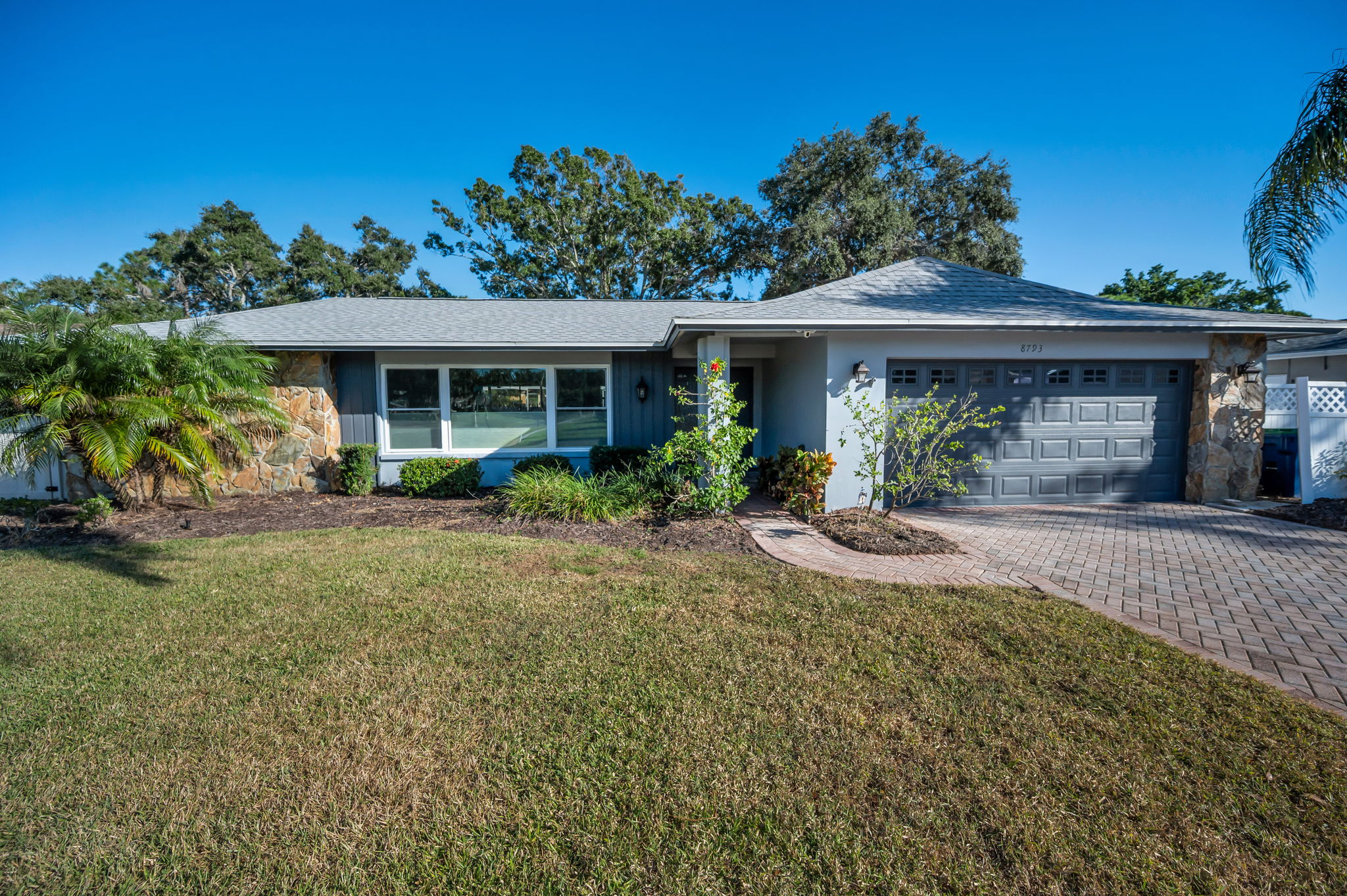 Front Exterior6