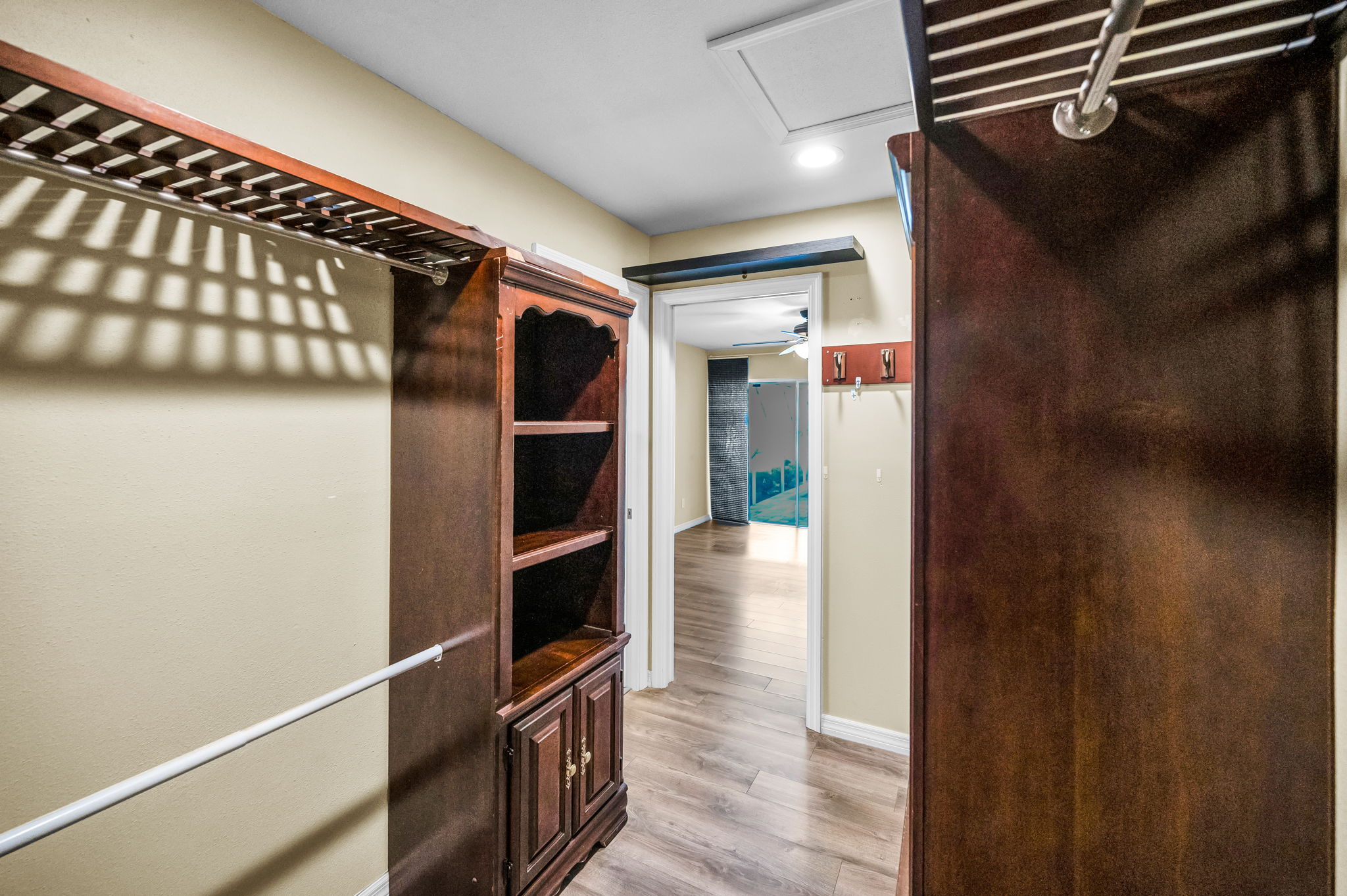 Primary Bedroom Walk-in Closet1b
