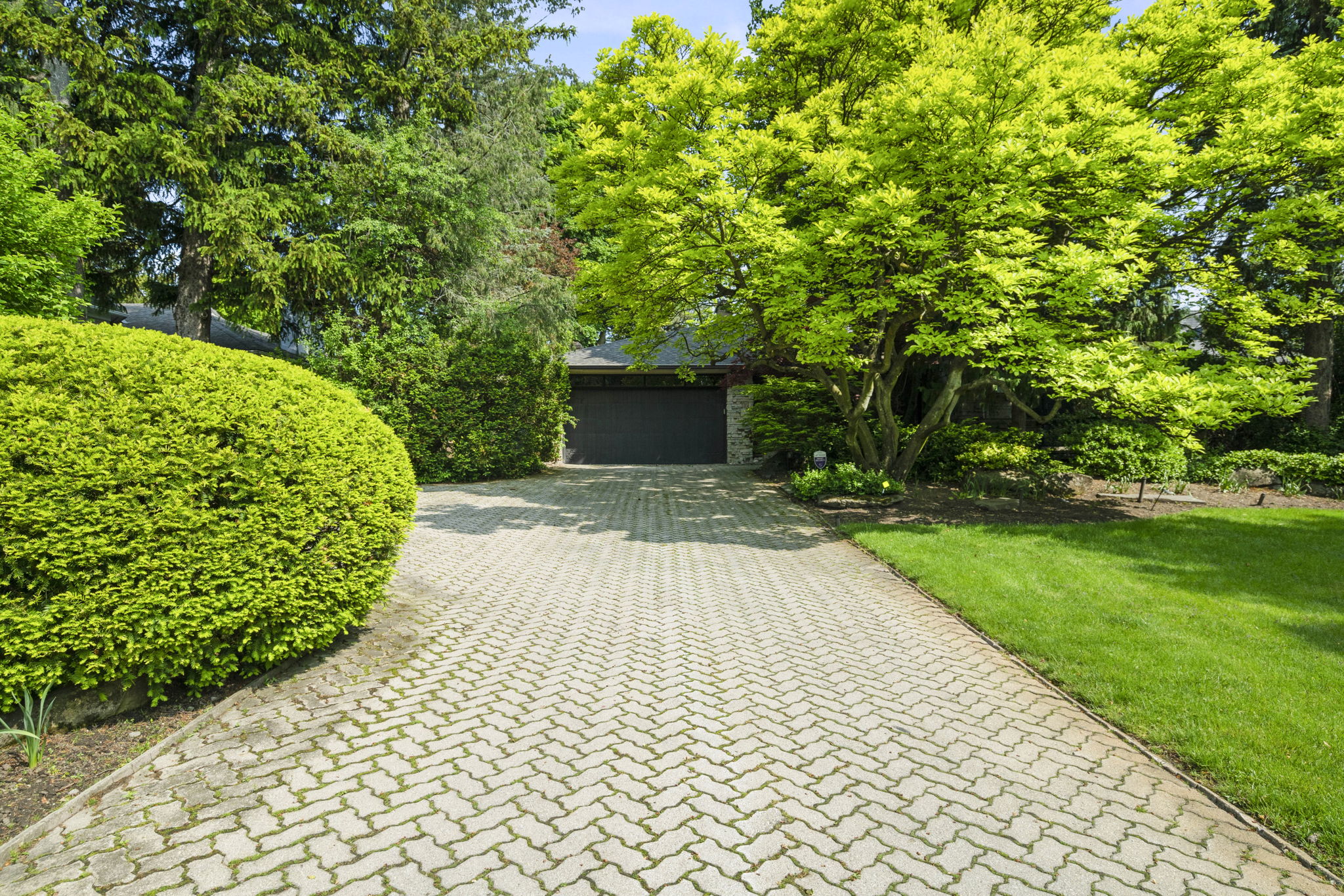 88 Bayview Ridge Toronto, ON M2L 1E6