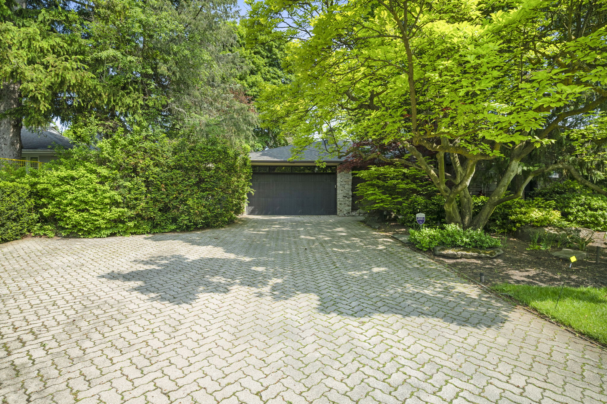 88 Bayview Ridge Toronto, ON M2L 1E6