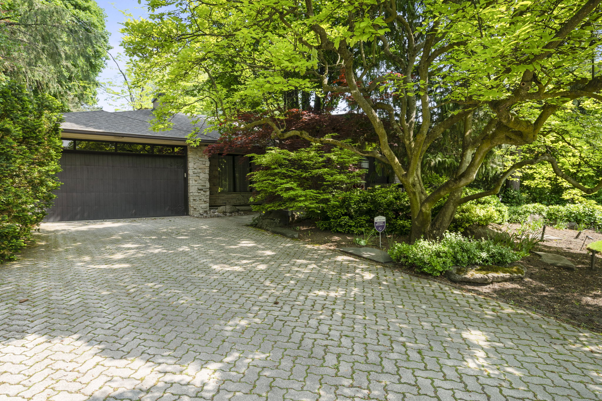 88 Bayview Ridge Toronto, ON M2L 1E6