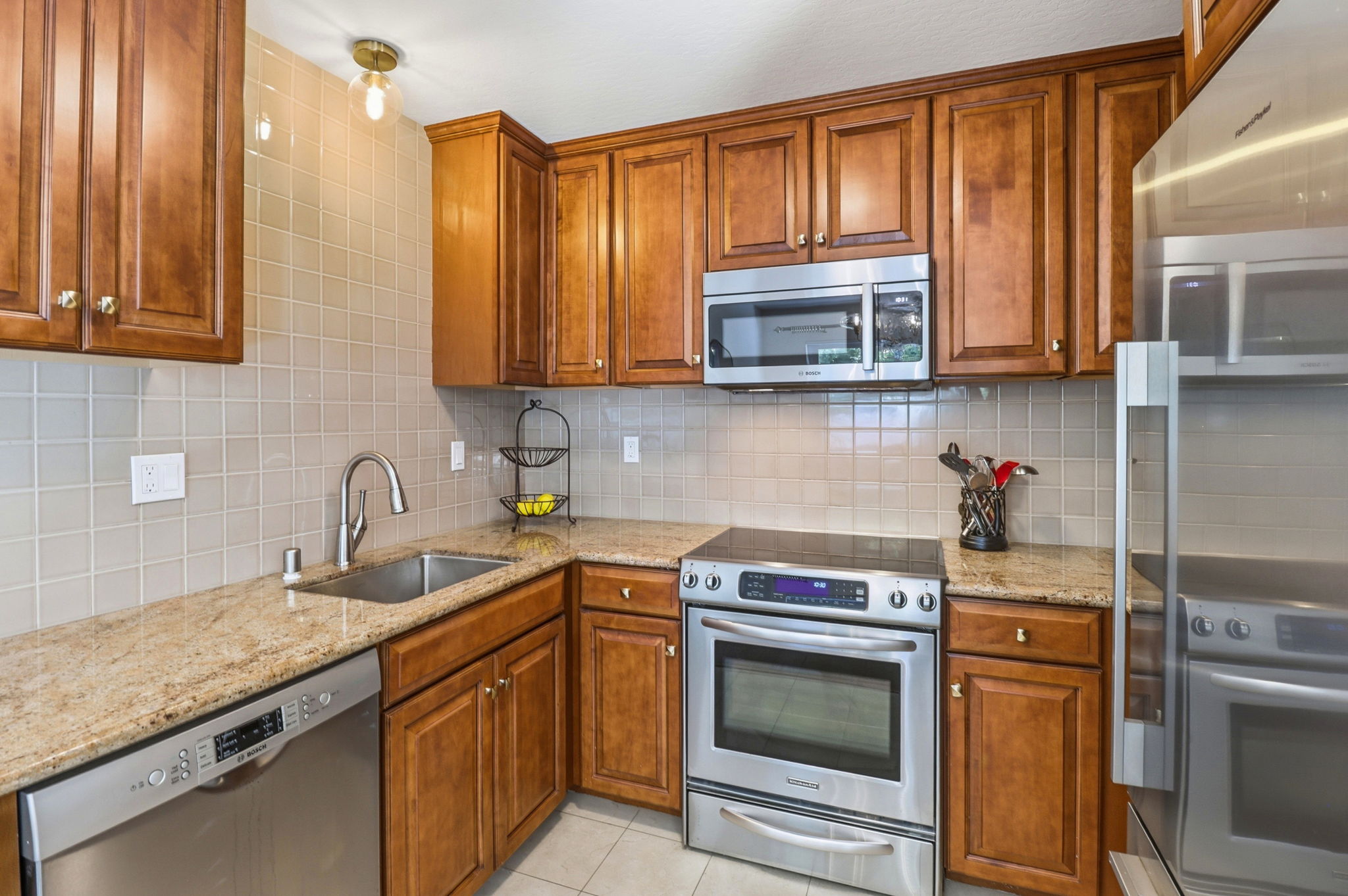 008_F8_88 Claremont Ave 8