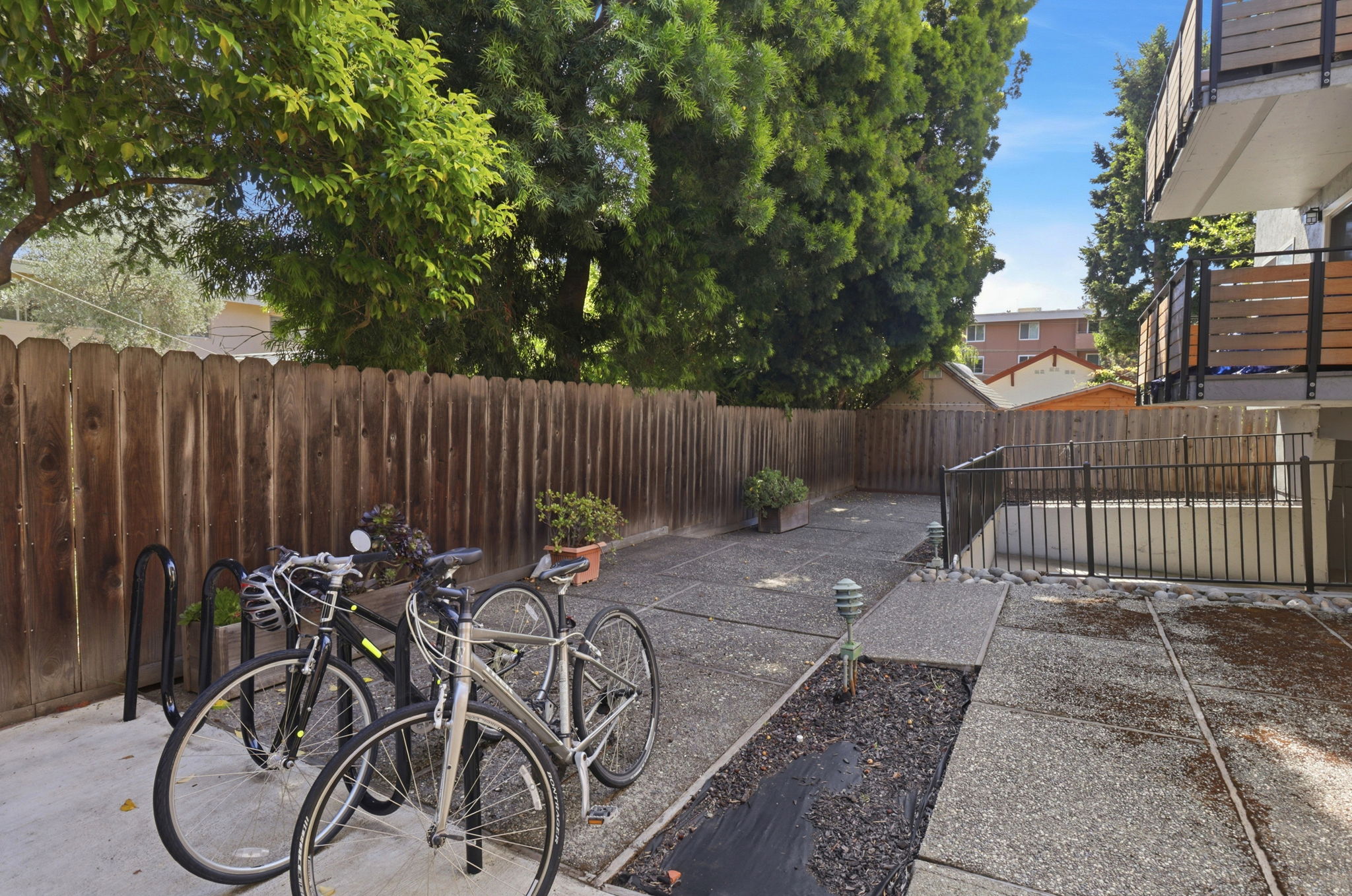 027_F8_88 Claremont Ave 8