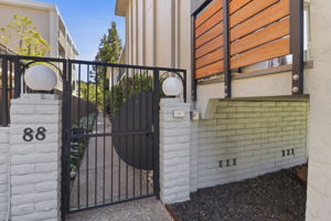 003_F8_88 Claremont Ave 8