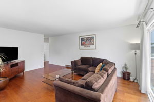 007_F8_88 Claremont Ave 8
