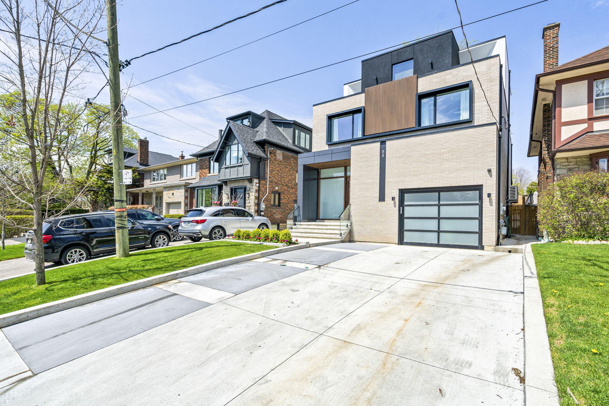 88 College View Ave Toronto, ON M5P 1K1