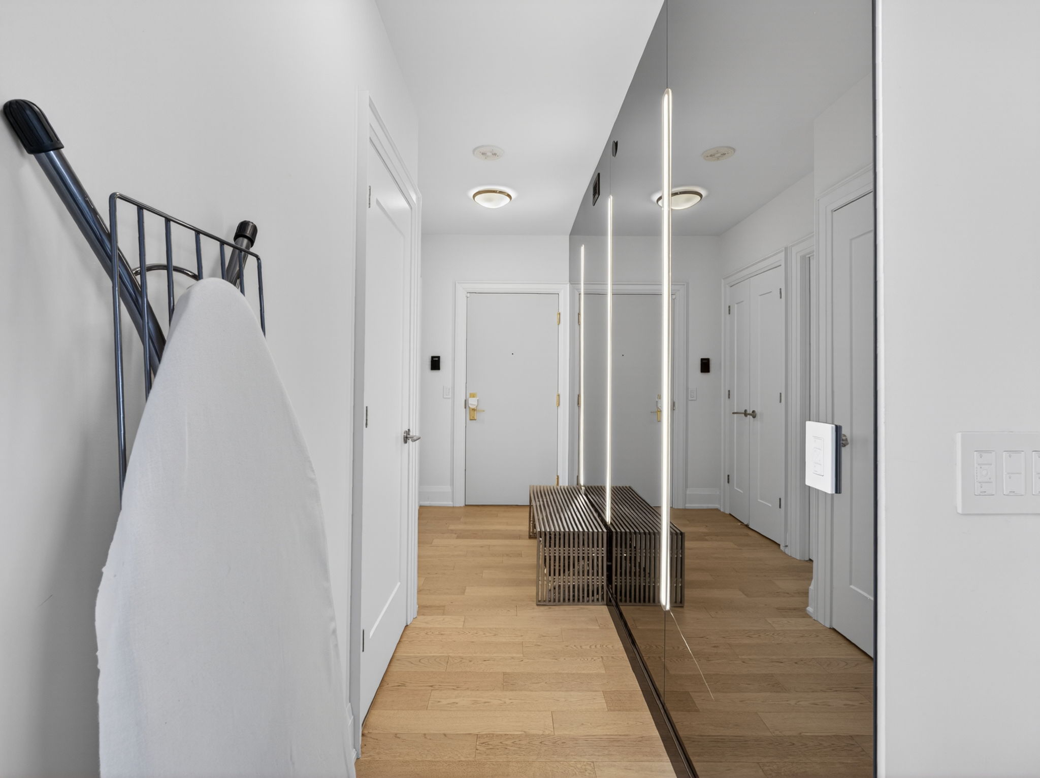 88 Cumberland St Unit 2104 Toronto, ON M5R 0C8
