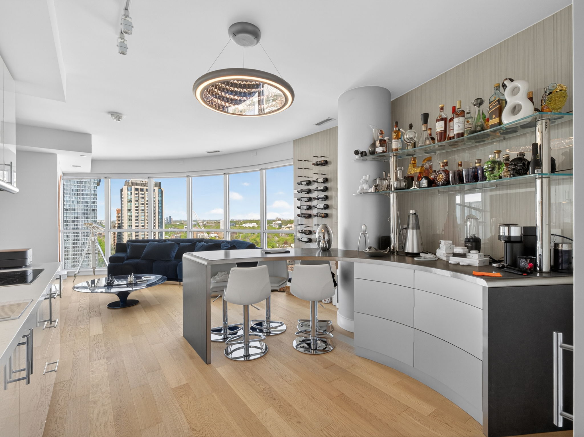 88 Cumberland St Unit 2104 Toronto, ON M5R 0C8