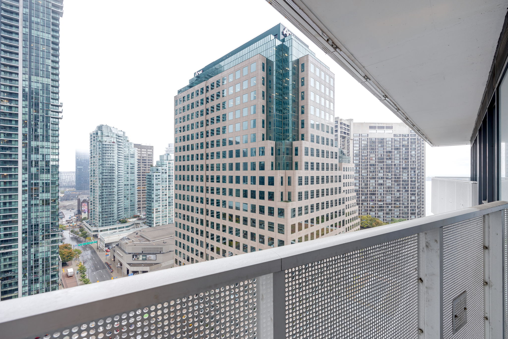 Toronto property showcase — delivered property photograph 17