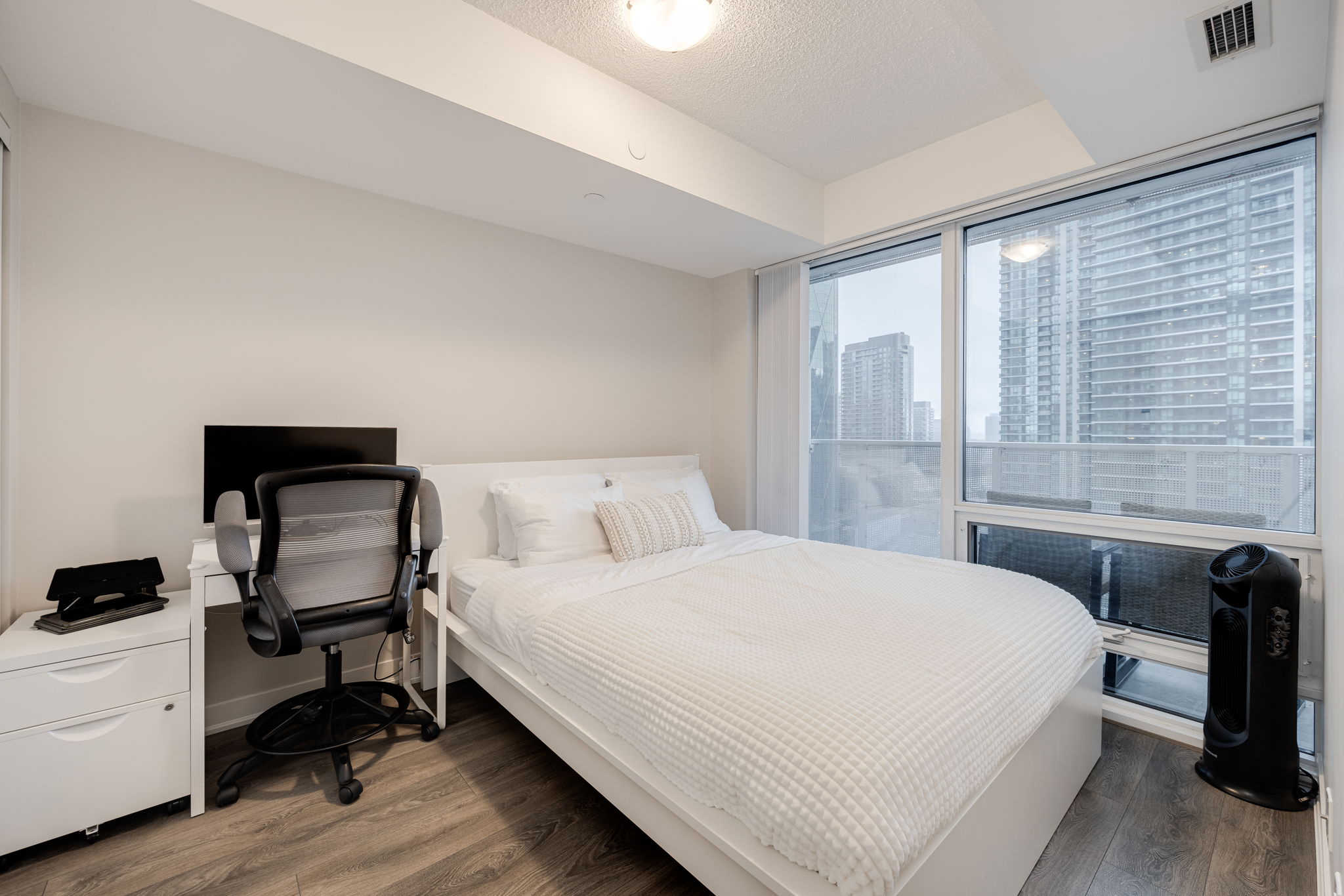 Toronto property showcase — delivered property photograph 11