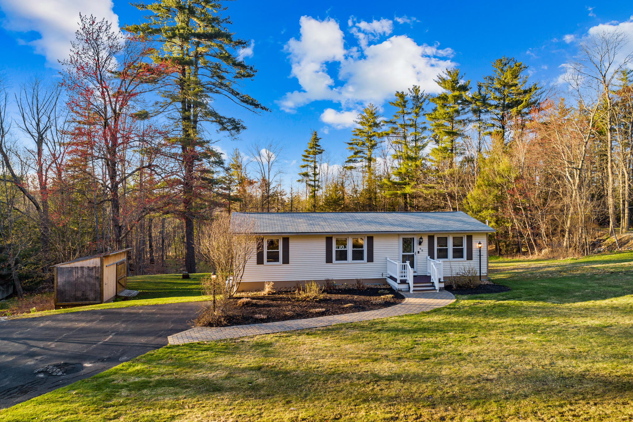 88 Lesnyk Rd, Goffstown, NH 03045 New England Home Tourz