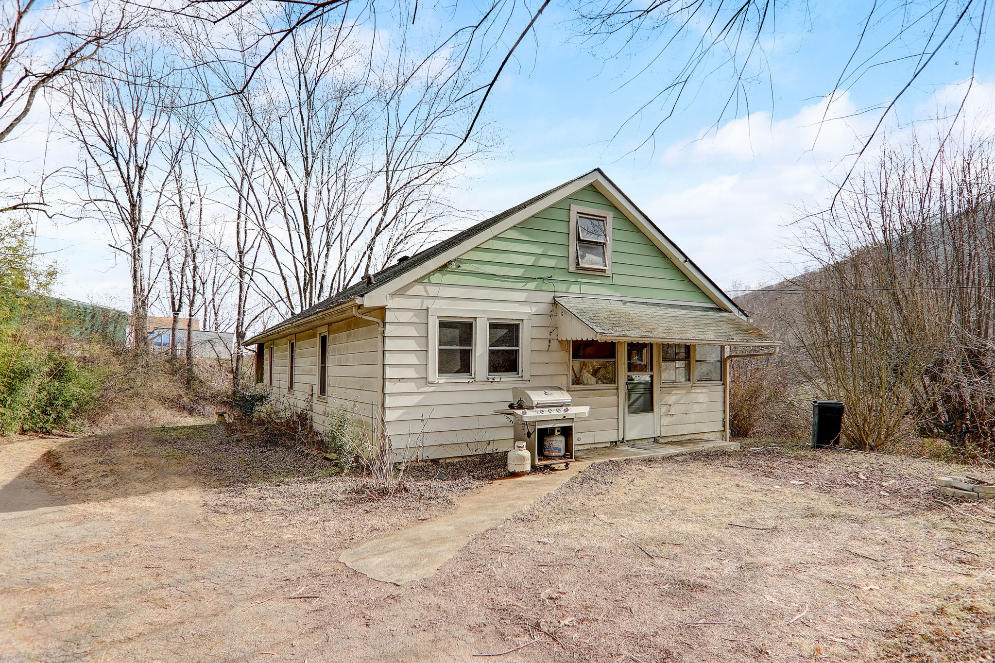 88 Mingus Cove Rd, Canton, NC 28716 ShowingTime+ Listing Media Services