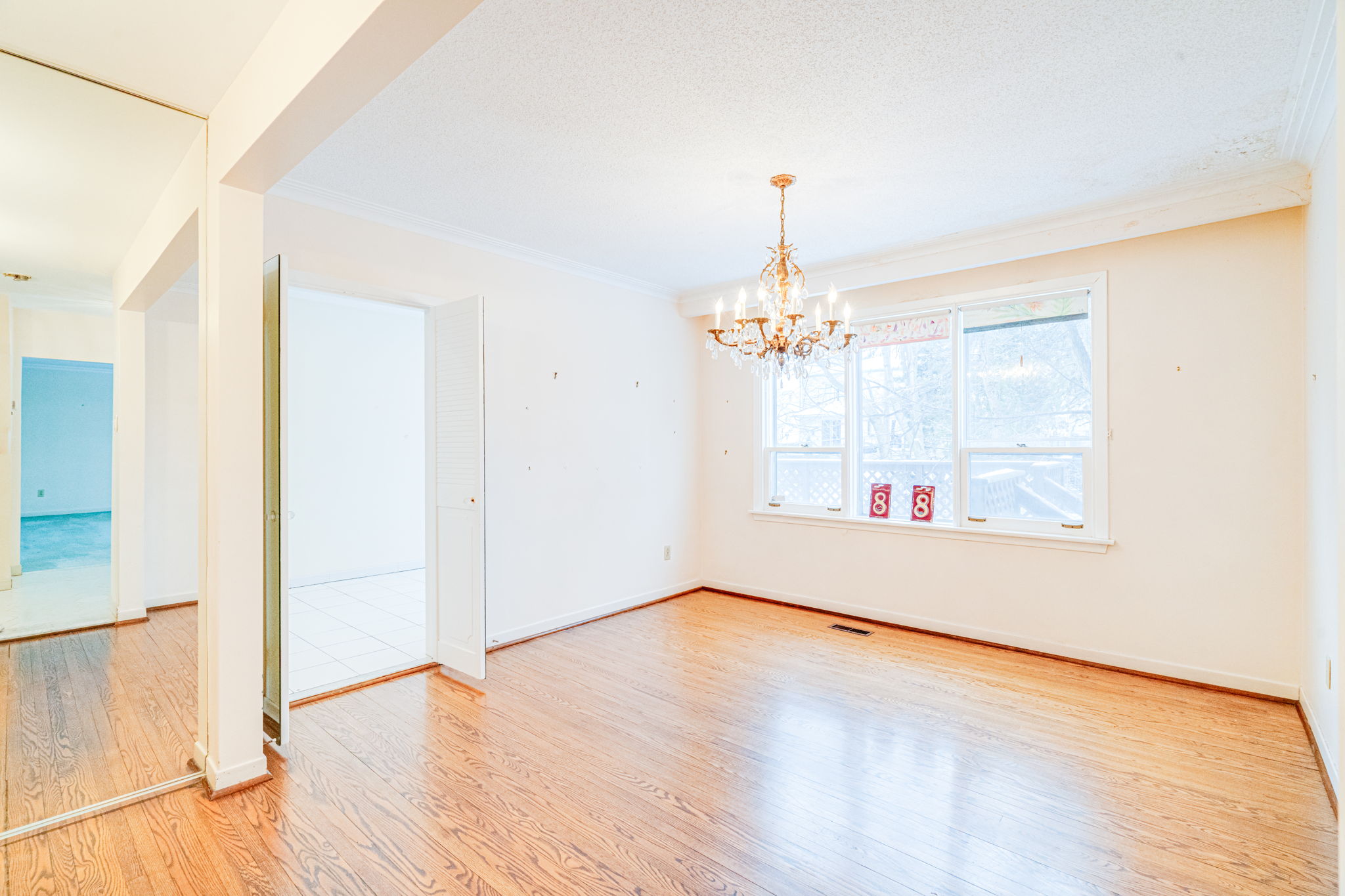 88 Montressor Dr Toronto, ON M2P 1Z4
