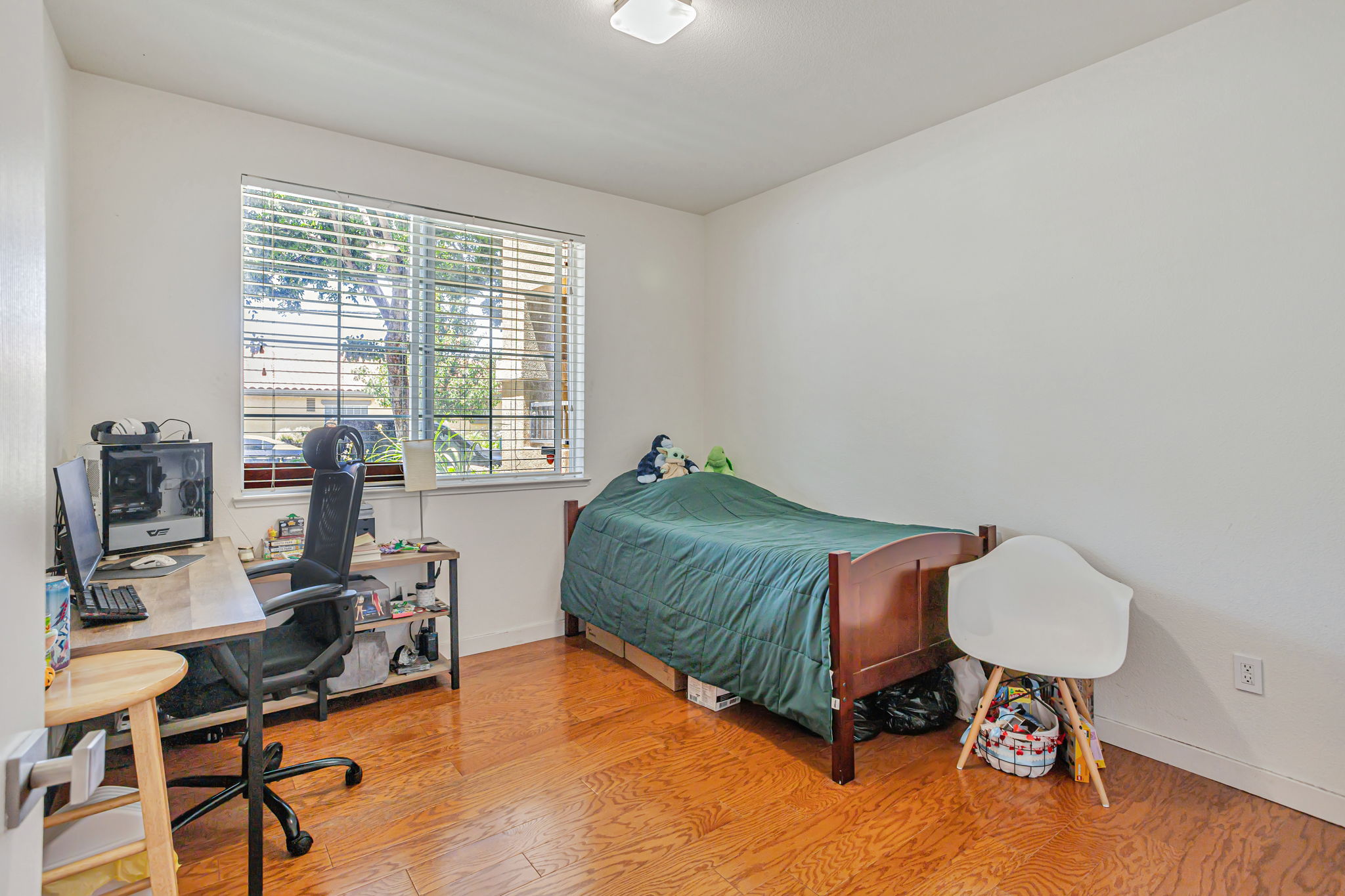 011_ 88 N Jackson Ave 105