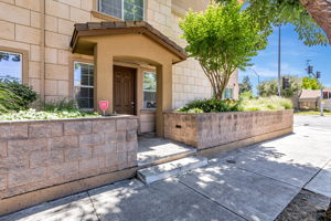 001_ 88 N Jackson Ave 105