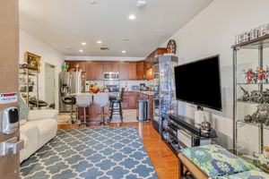 004_ 88 N Jackson Ave 105