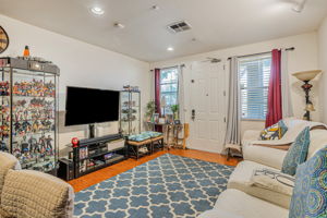 005_ 88 N Jackson Ave 105