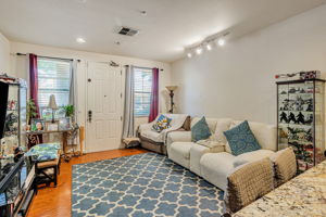 006_ 88 N Jackson Ave 105