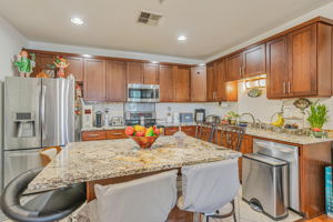 009_ 88 N Jackson Ave 105