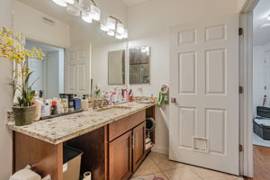 023_ 88 N Jackson Ave 105