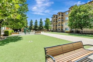 036_ 88 N Jackson Ave 105