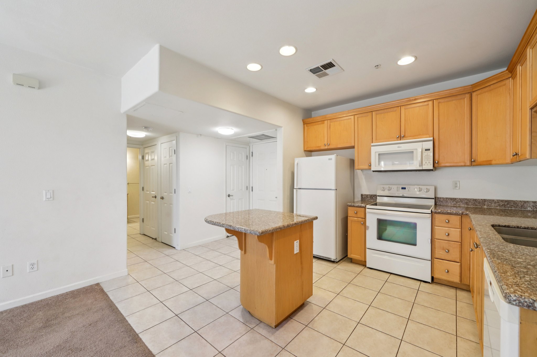 N Jackson Ave 415-S1203-011.jpg