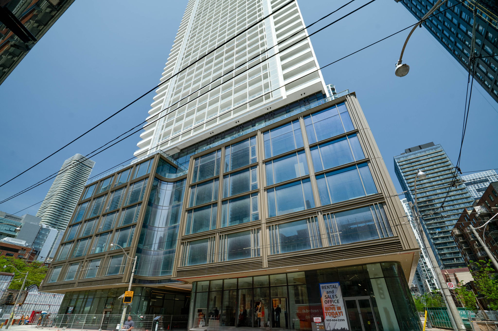 88 Queen St E Unit 702 Toronto, ON M5C 0B6