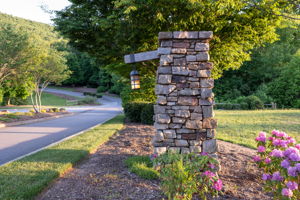 88 Village Pointe Ln, Asheville, NC 28803, USA Photo 9