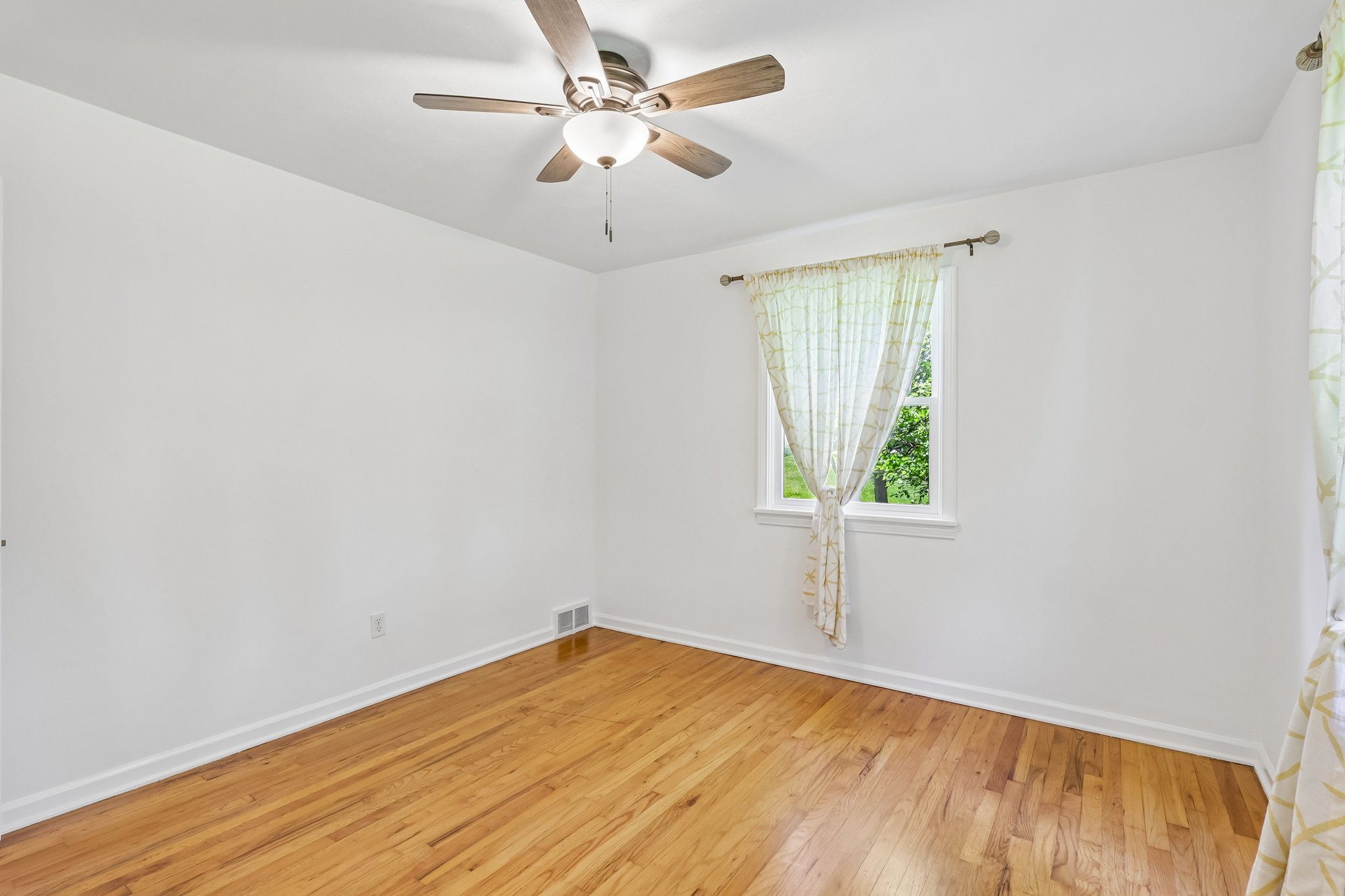 Fairview Rd-S3005-025.jpg