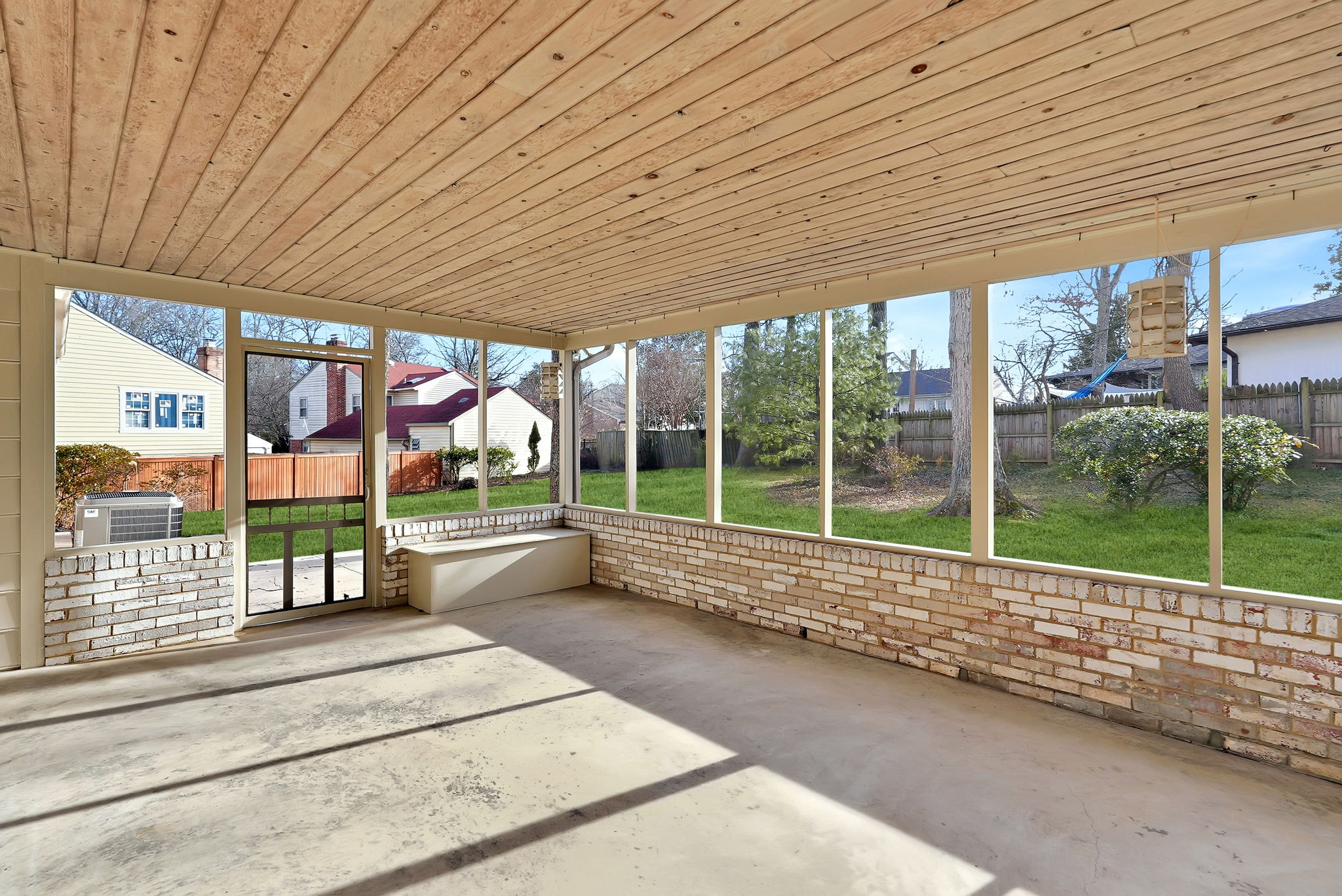 Oversized Screened Patio