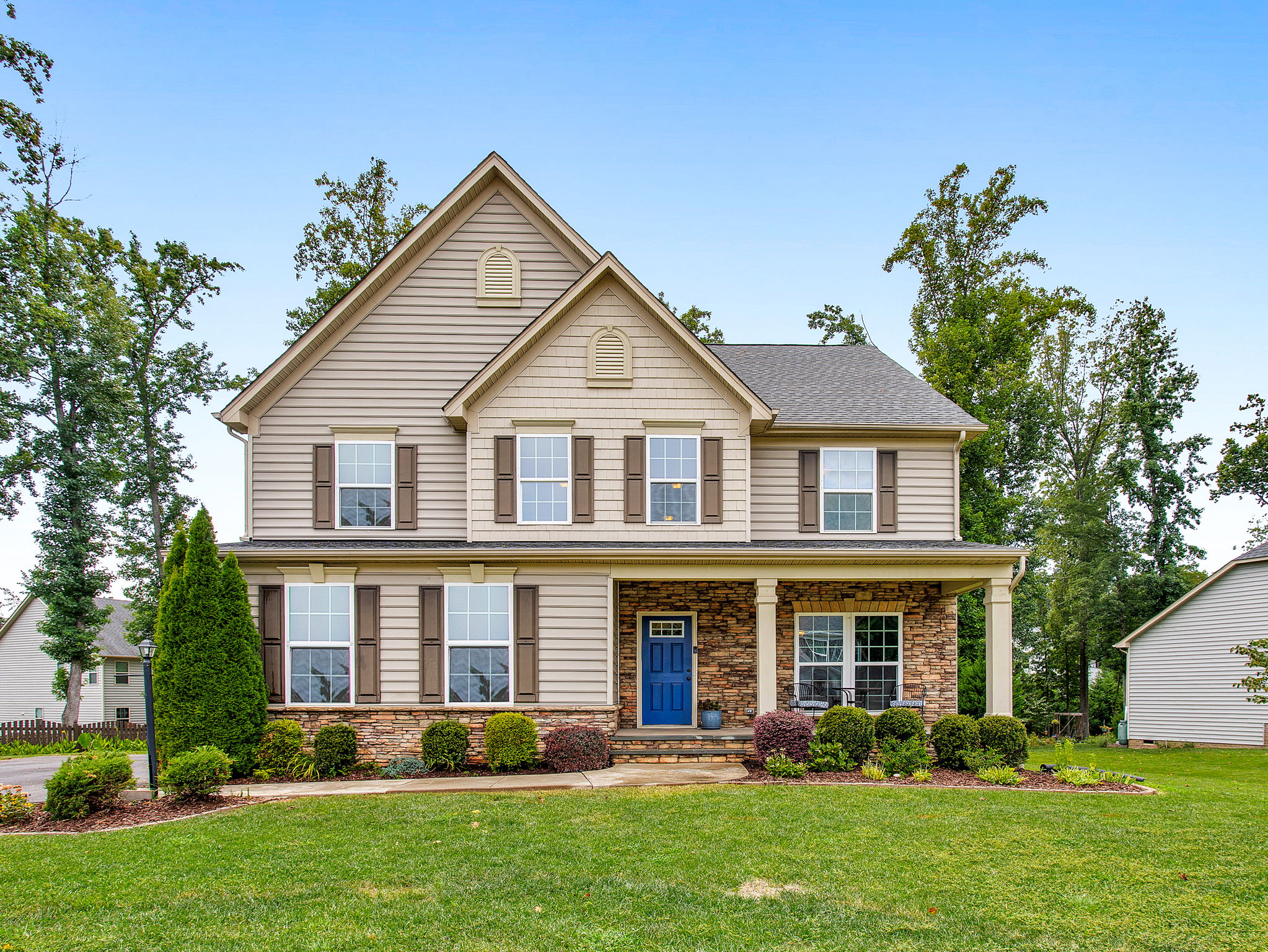 01-Exterior Front