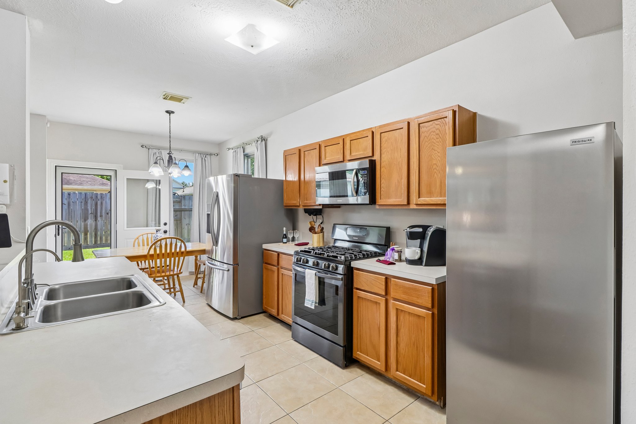 Lacy Willow Ct-S2208-009.jpg