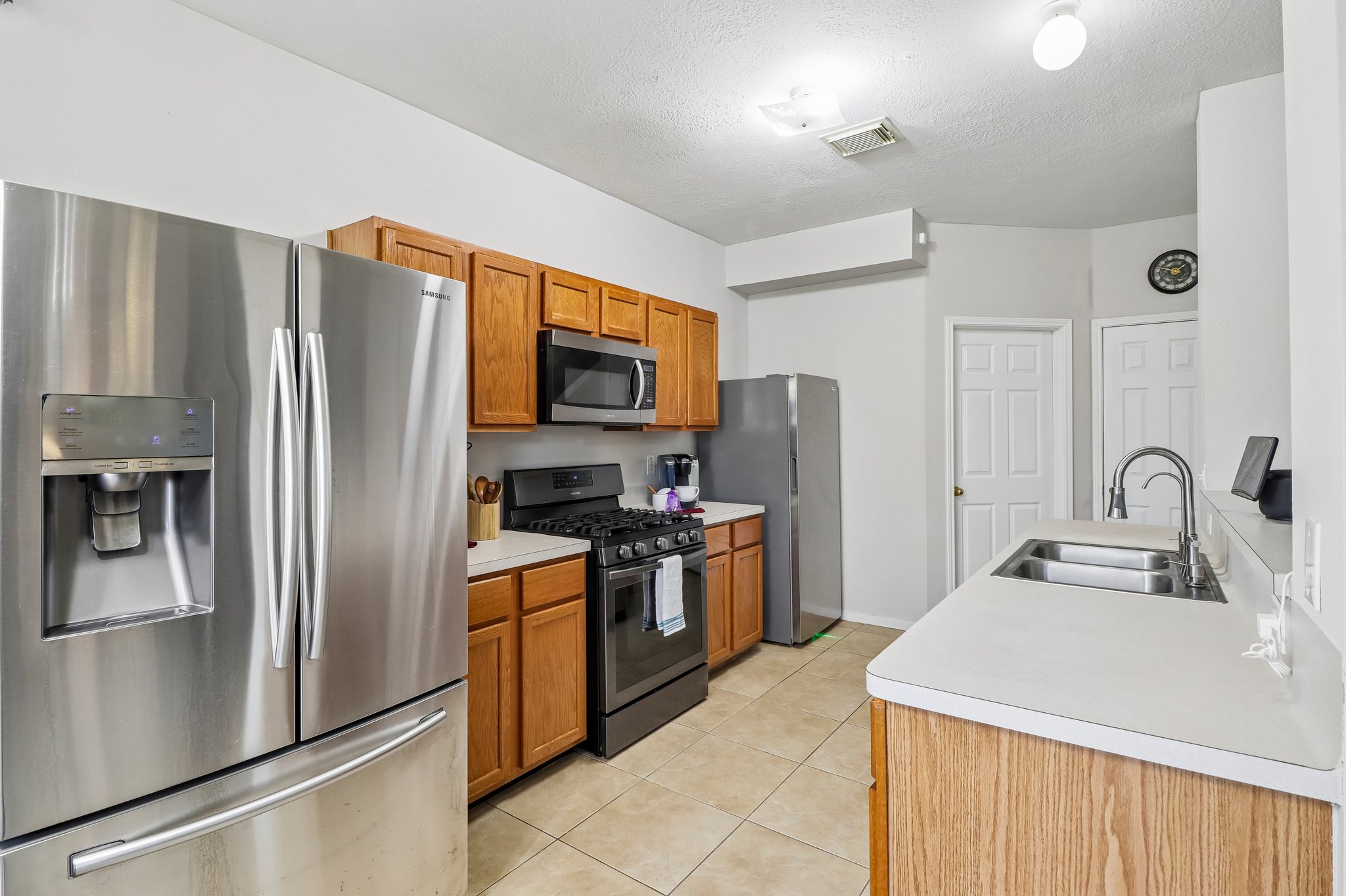 Lacy Willow Ct-S2208-011.jpg