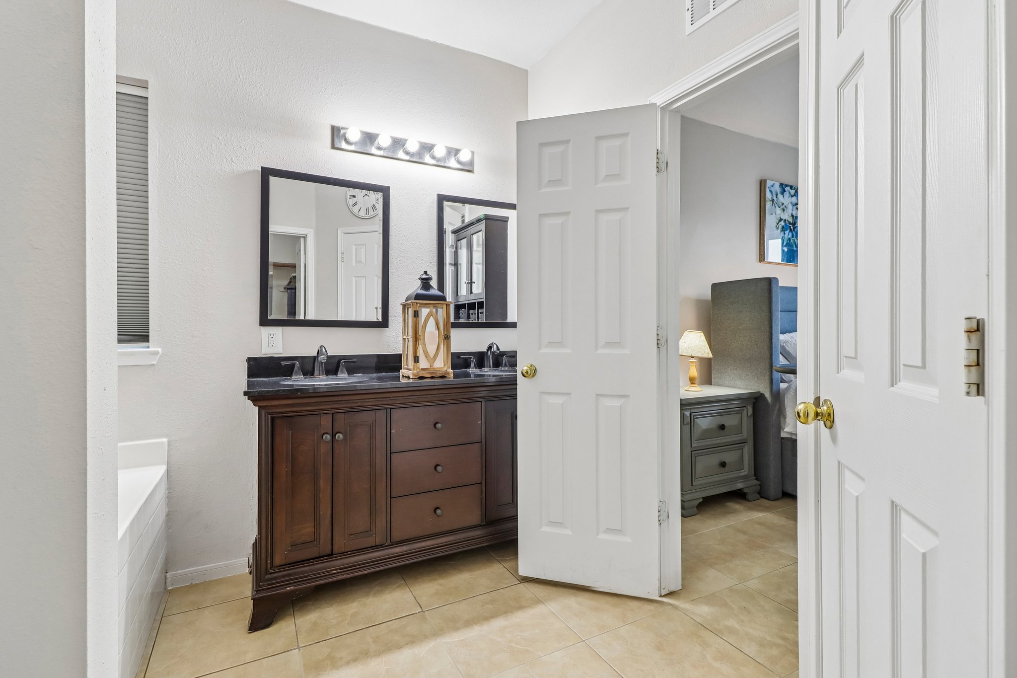 Lacy Willow Ct-S2208-017.jpg