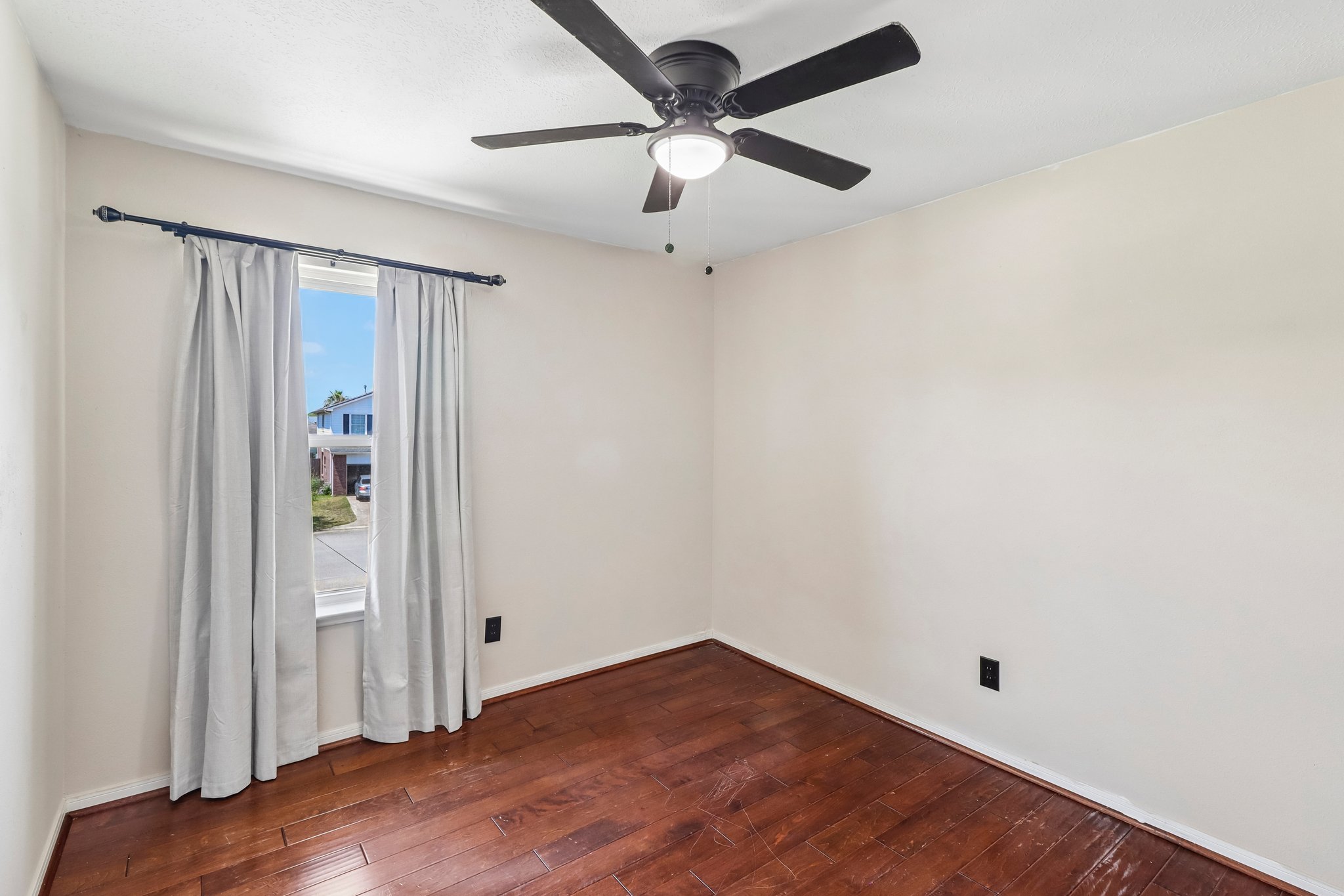 Lacy Willow Ct-S2208-027.jpg