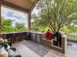 Outdoor Kitchen