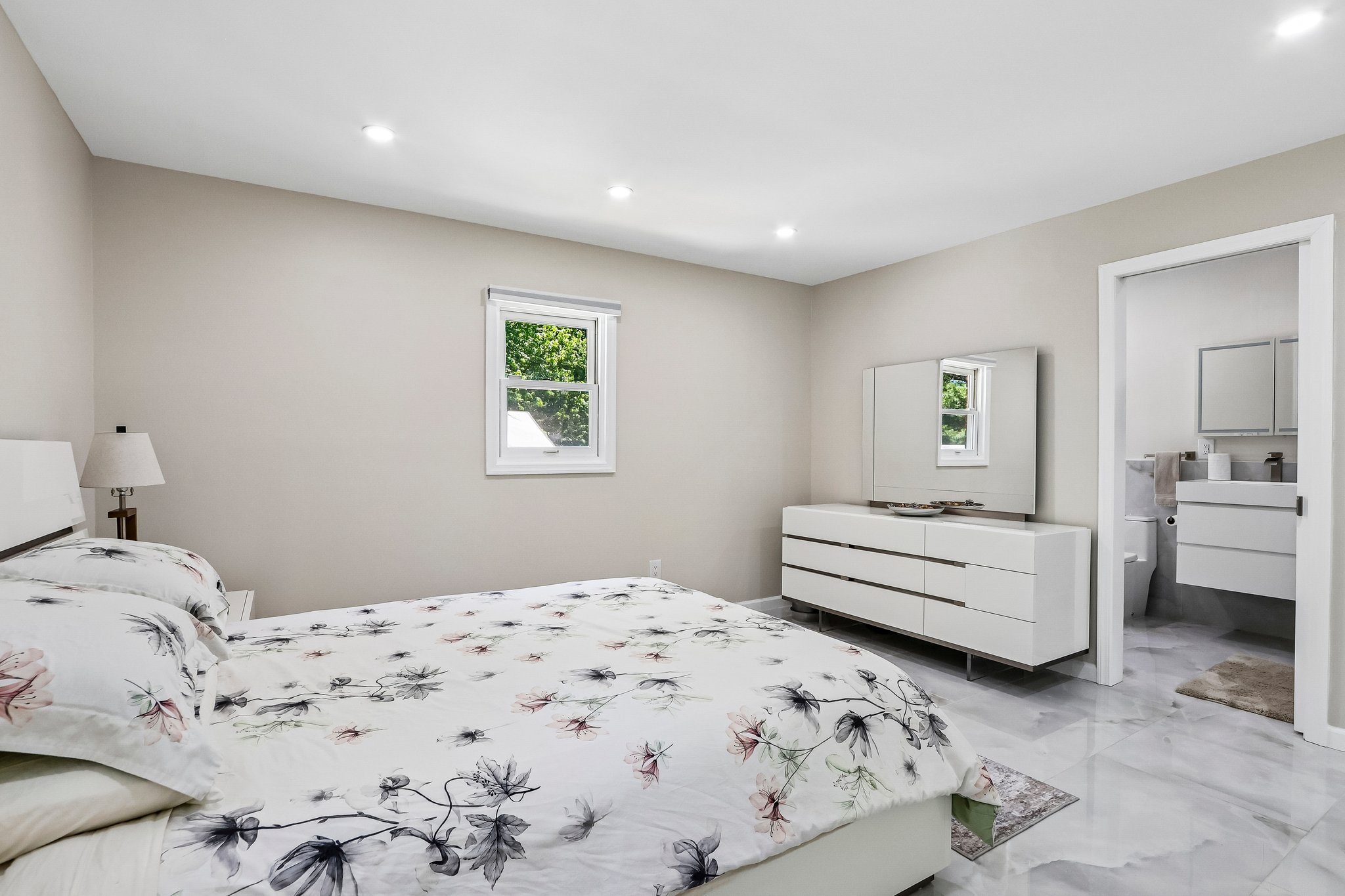 Bordentown Ave-S1305-030.jpg