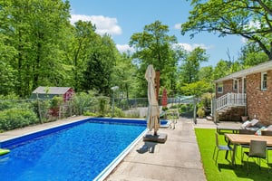 Bordentown Ave-S1305-051.jpg