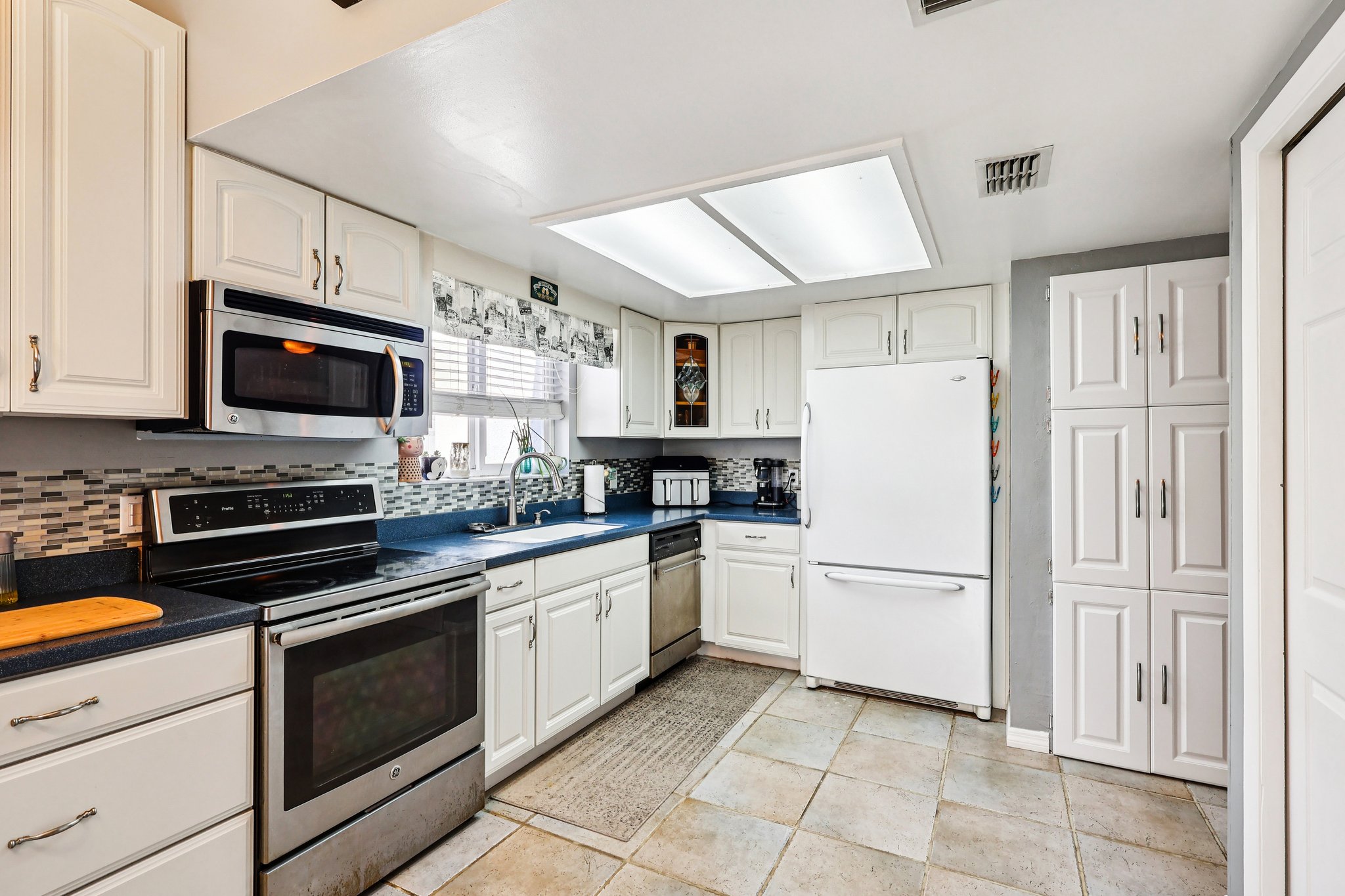 S Shadow Bay Dr-S3112-011.jpg