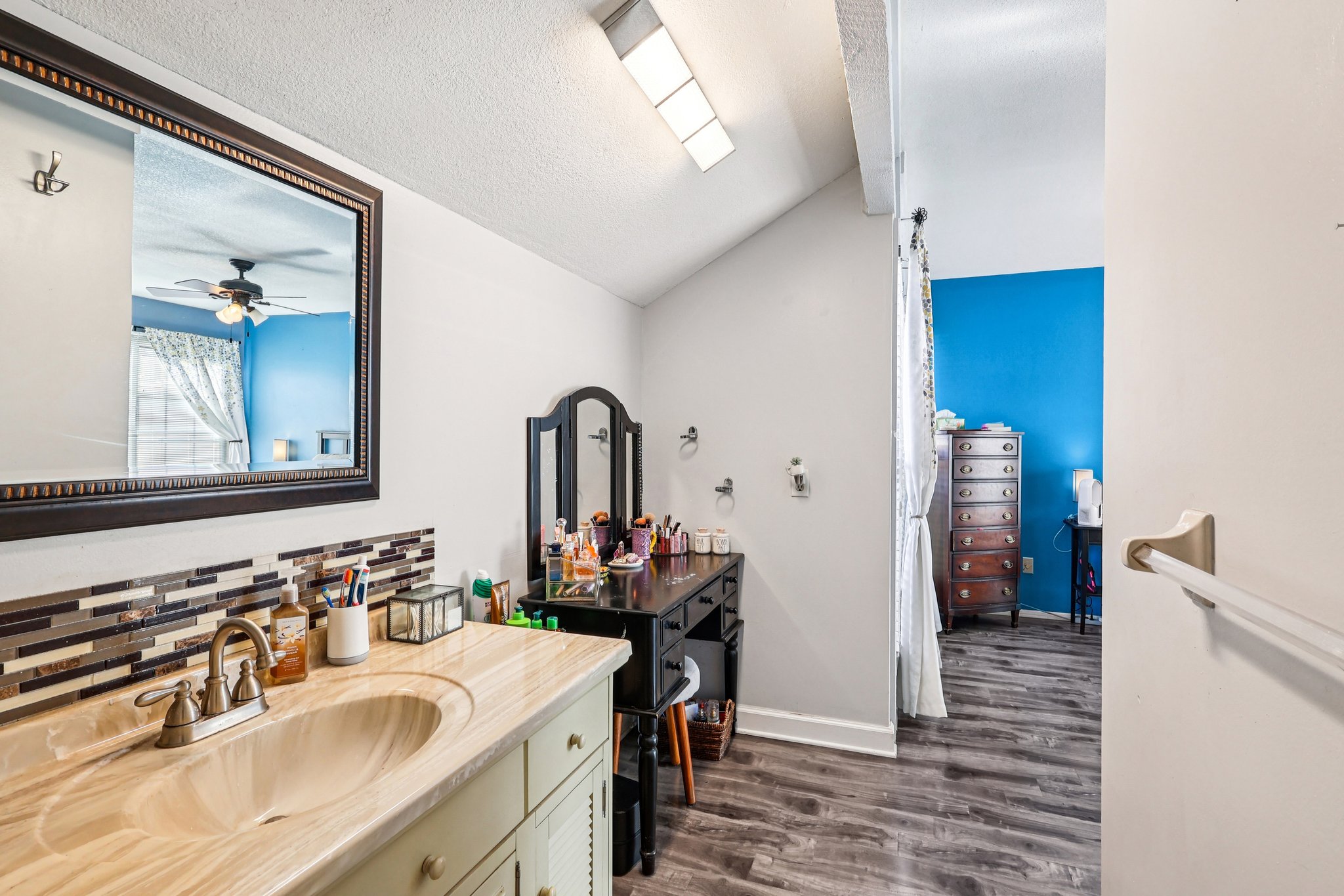 S Shadow Bay Dr-S3112-020.jpg