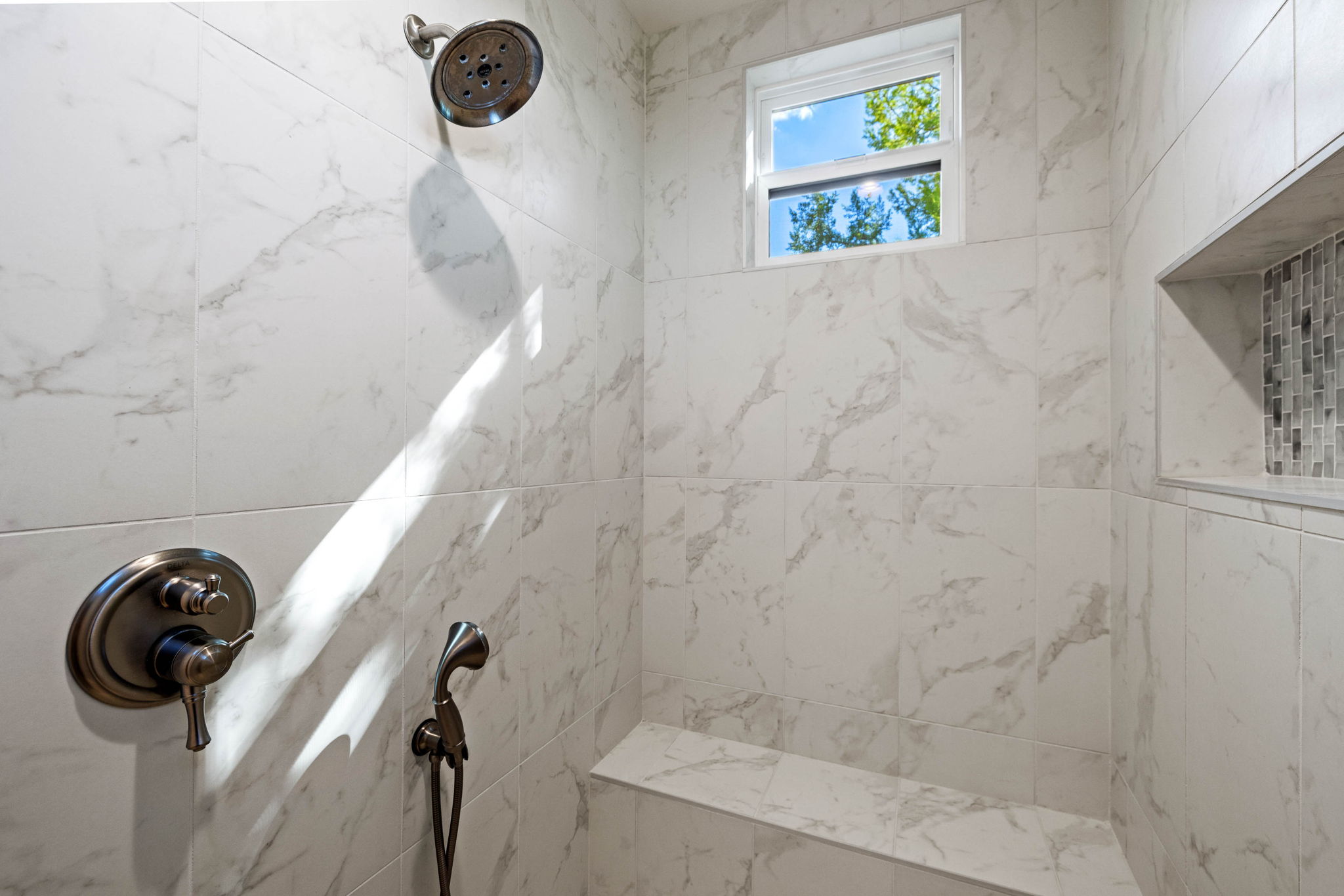 Primary Bathroom (3)