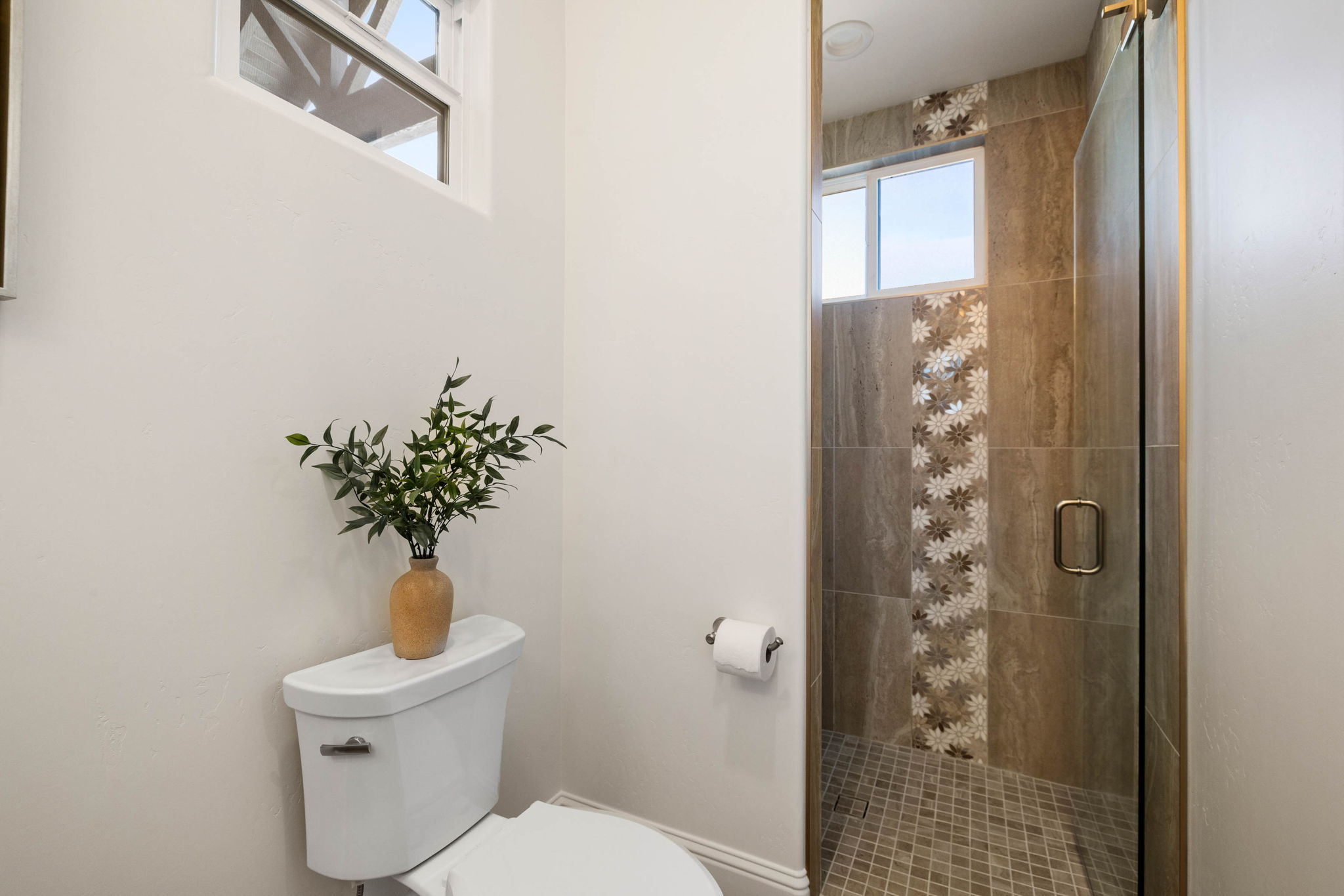 Bedroom 2 Ensuite (2)