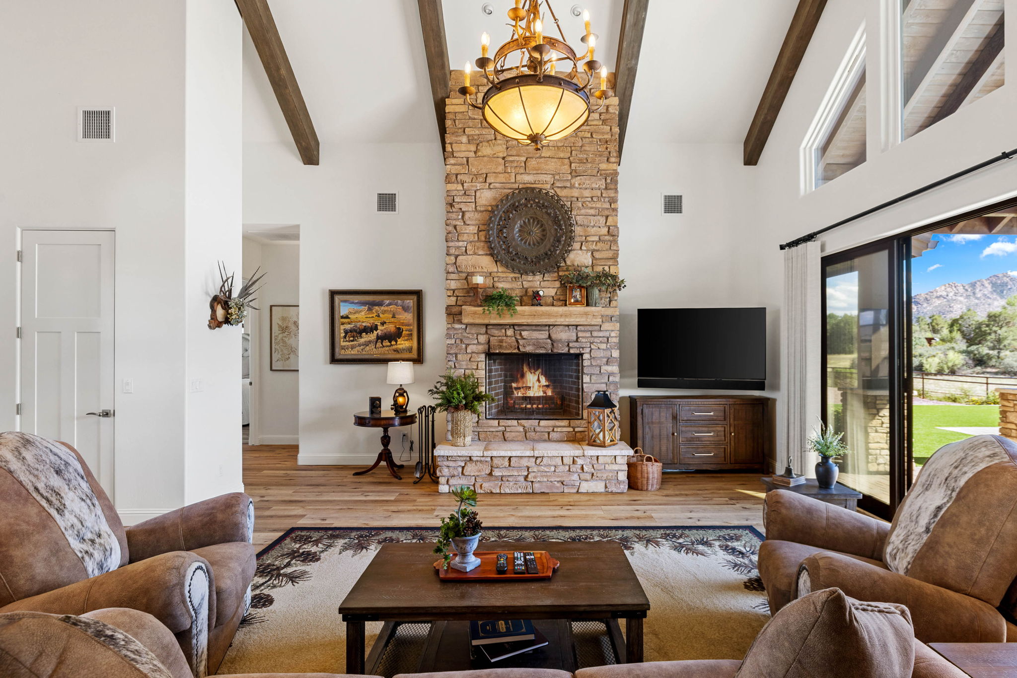 Living Room (2)